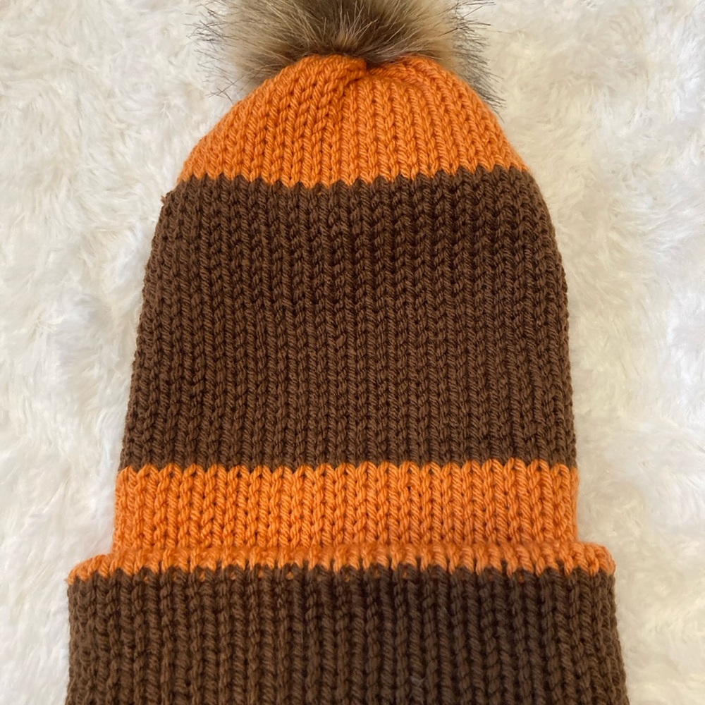 Cozy Orange and Brown Pom-Pom Beanie CLEVELAND BROWNS